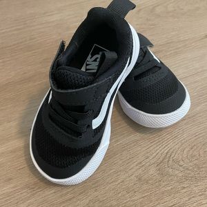 Vans Toddler UltraRange shoes - Never Worn